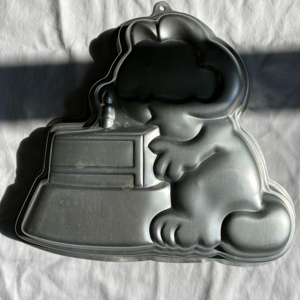 Garfield cake pan